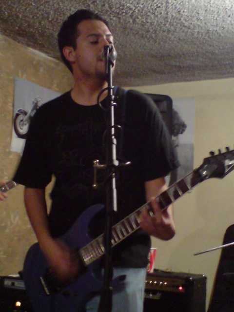 Alfonso Aguado Acosta - Guitarrista y cantante